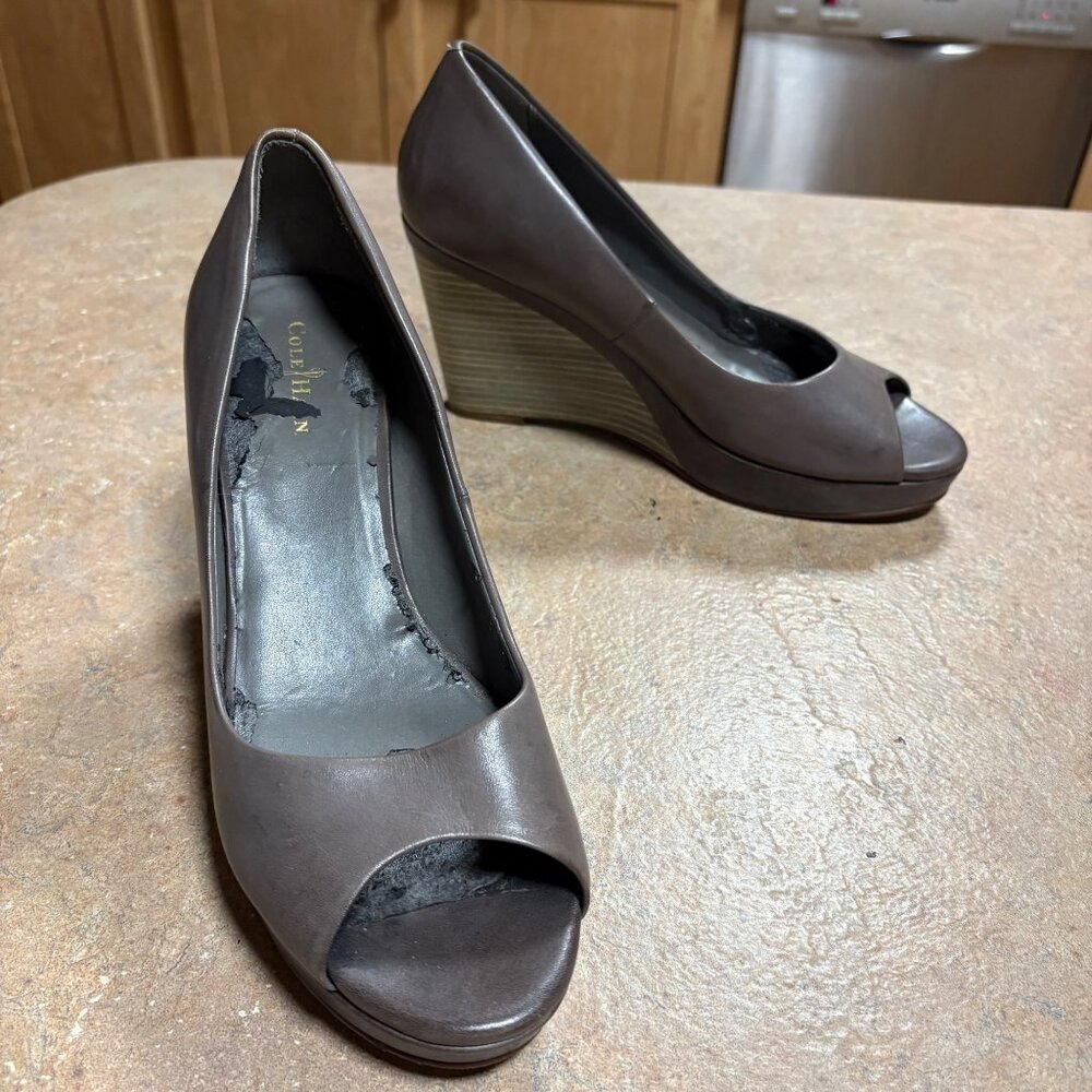 Cole Haan Sadie Open Toe Wedge Heels Size 9.5 Taupe Leather Classic